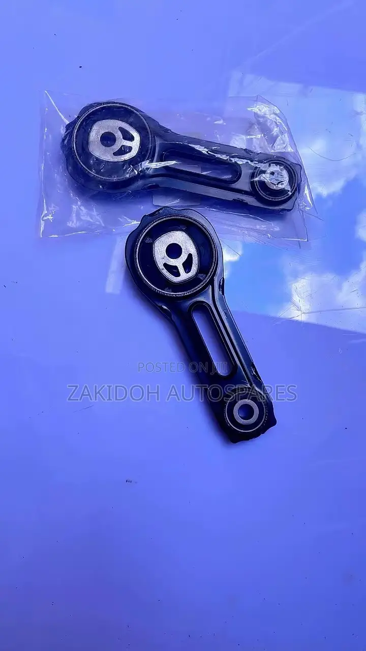 Mitsubishi Outlander Engine Mounting