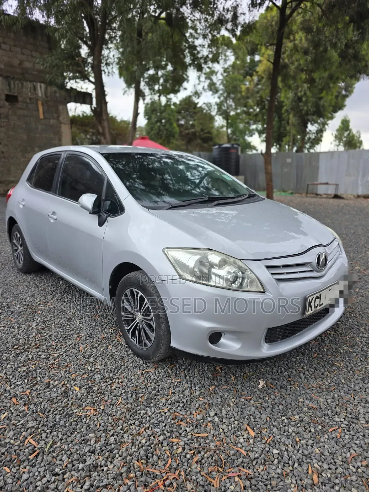 Toyota Auris 2010 Silver
