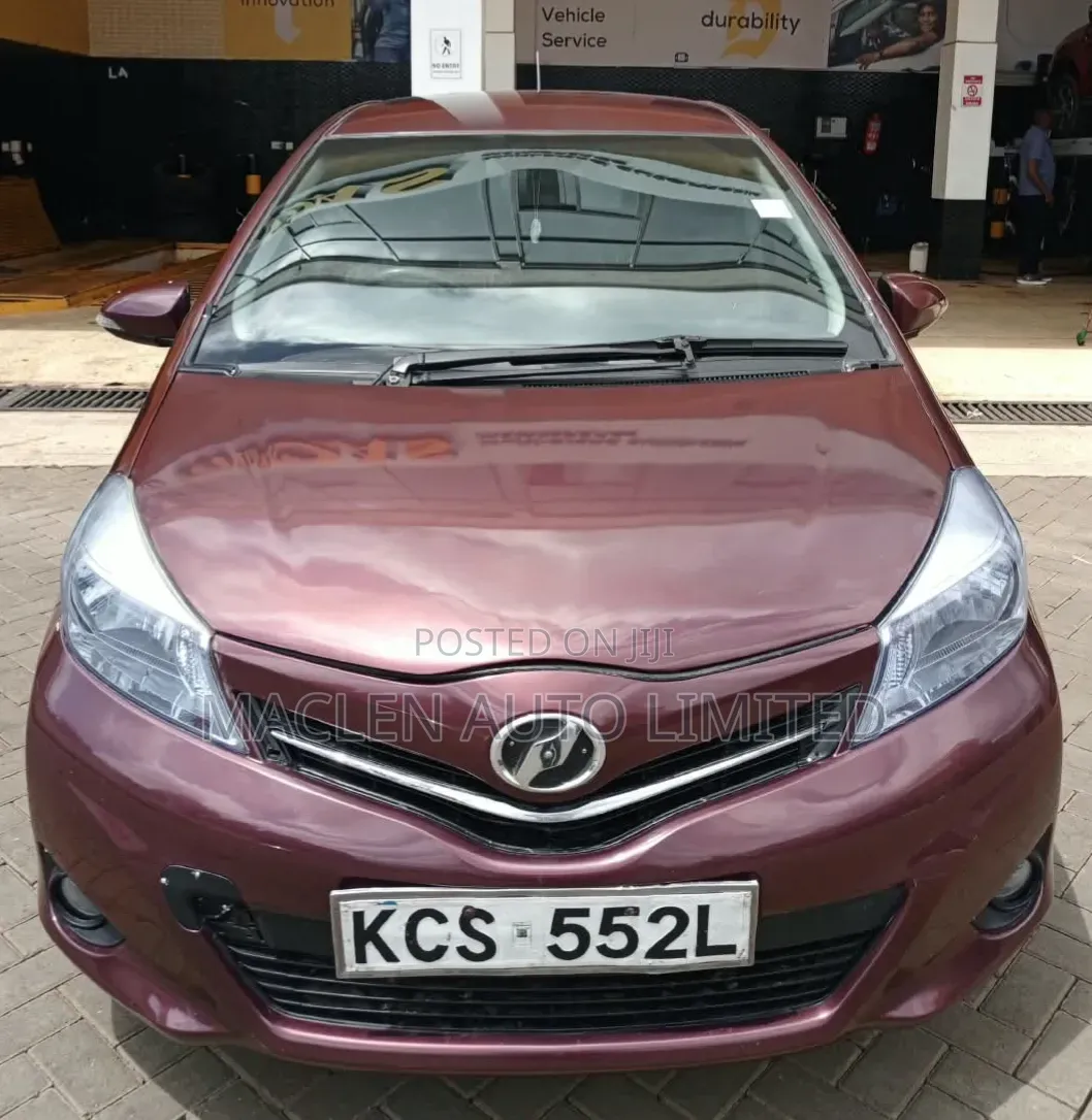 Toyota Vitz 2011 Maroon