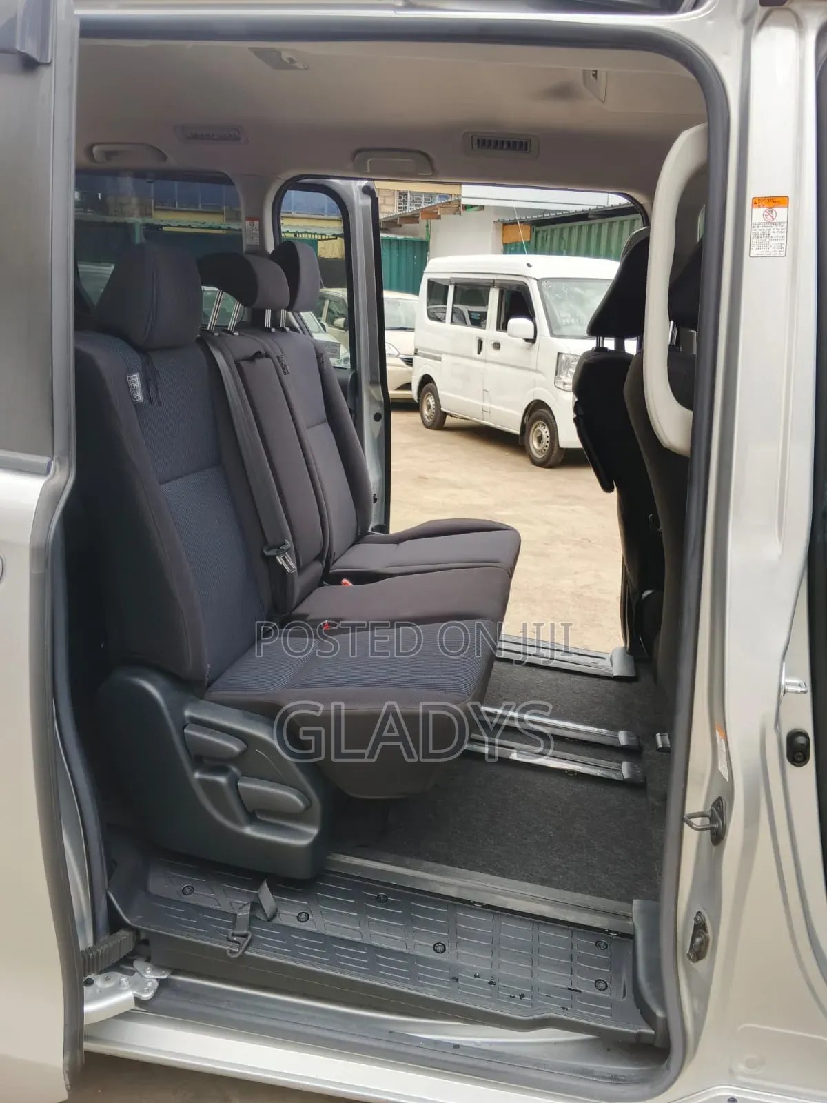 Toyota Noah 2019 Silver