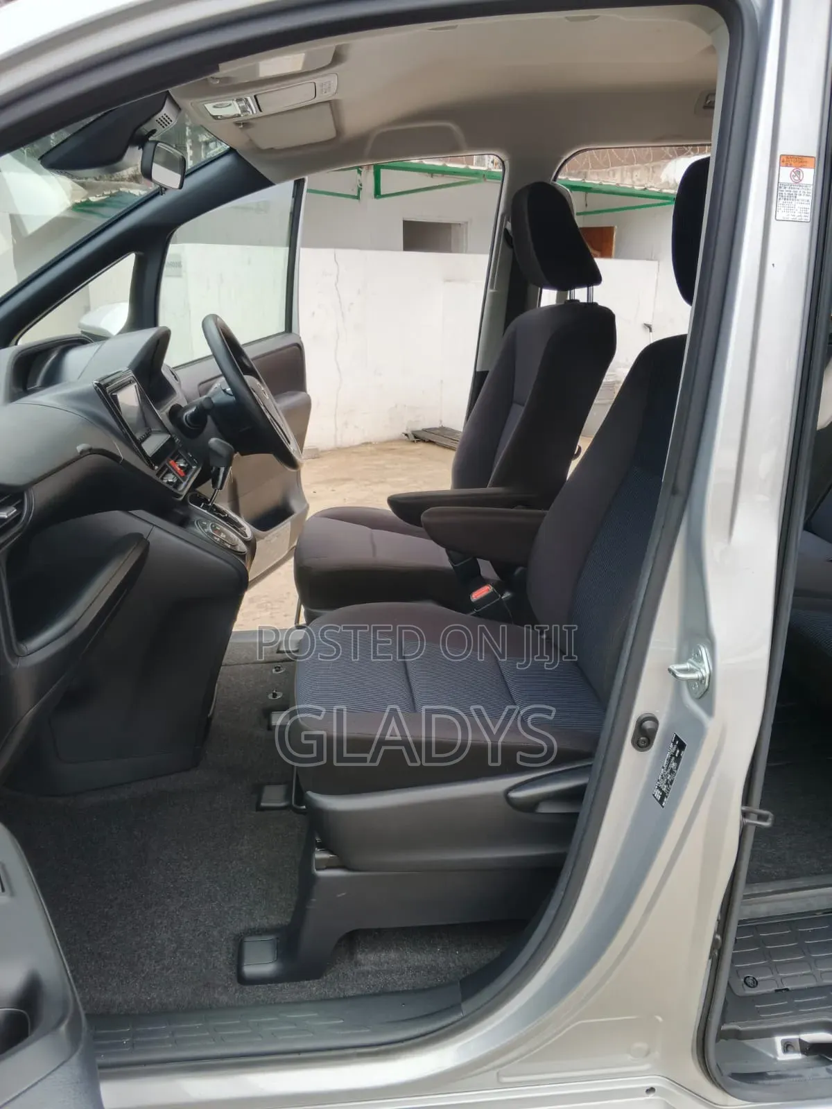 Toyota Noah 2019 Silver