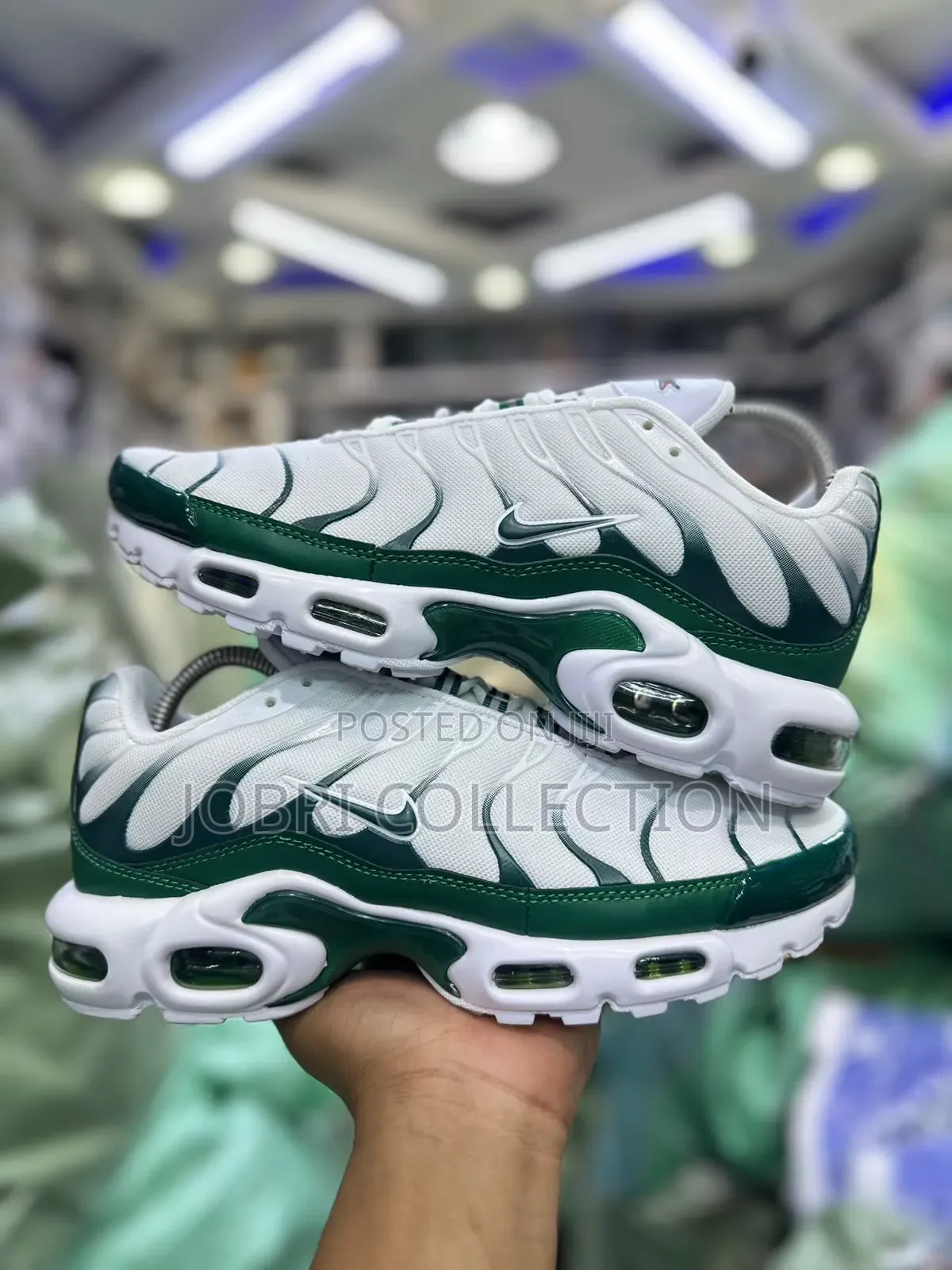 Nike Air Max TN “ Lacoste “
Sneakers