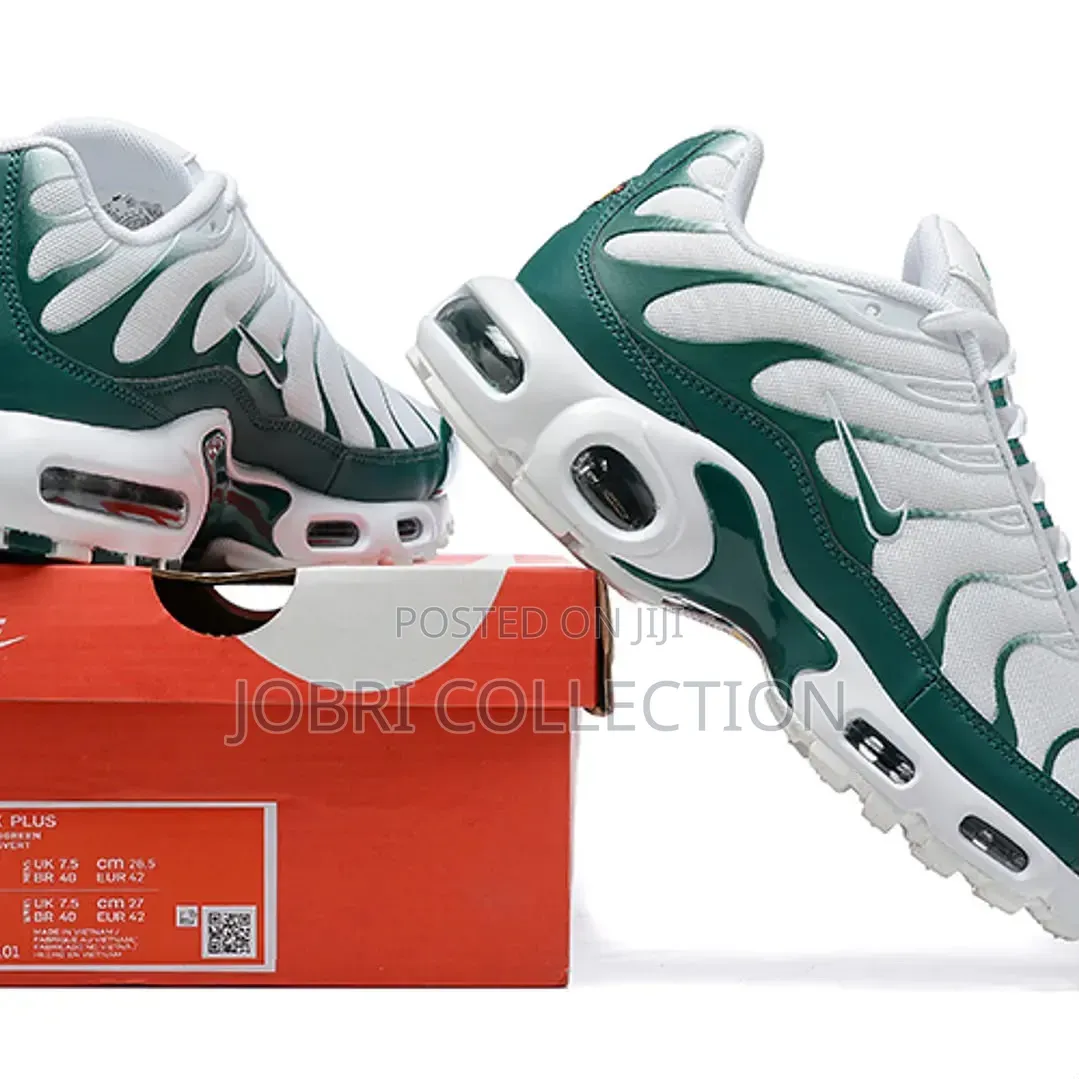 Nike Air Max TN “ Lacoste “
Sneakers