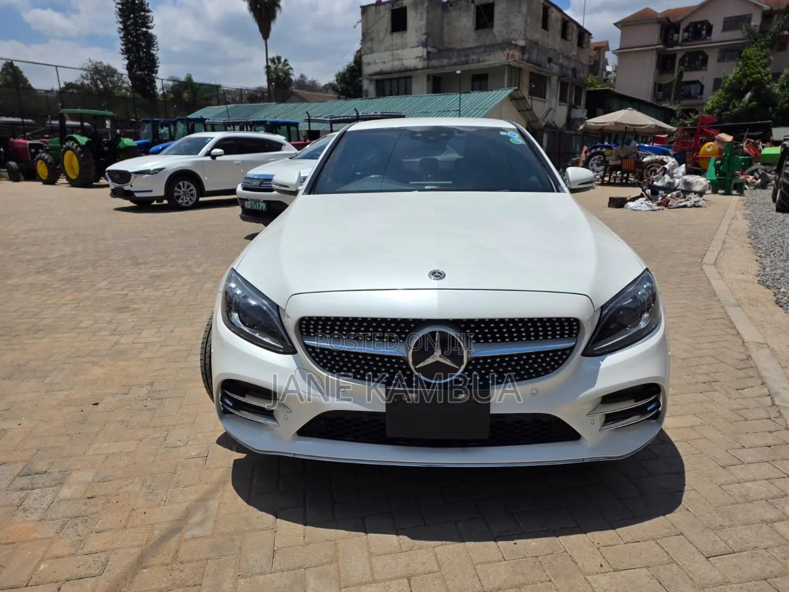 Mercedes-Benz C200 2019 Pearl