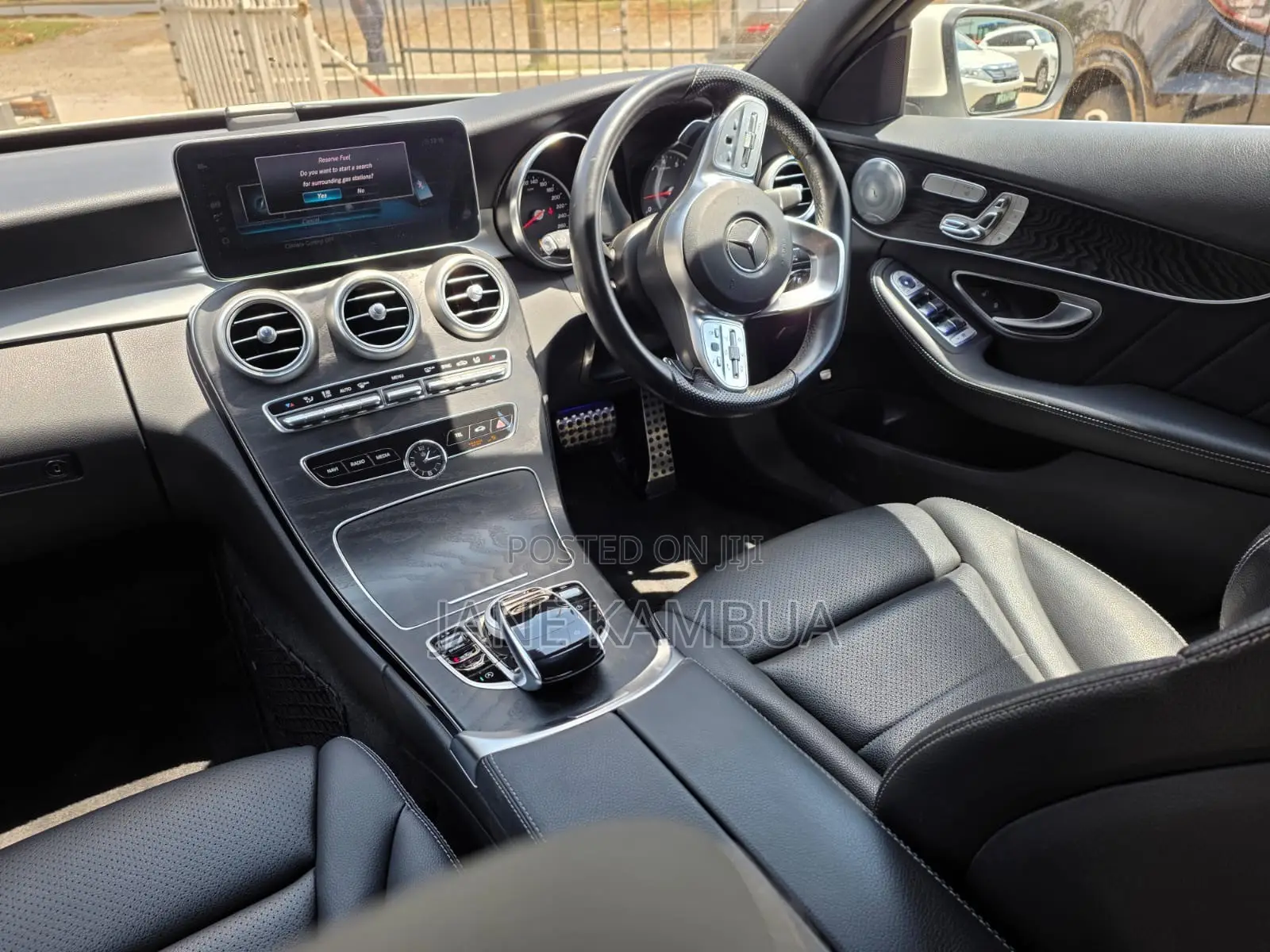 Mercedes-Benz C200 2019 Pearl