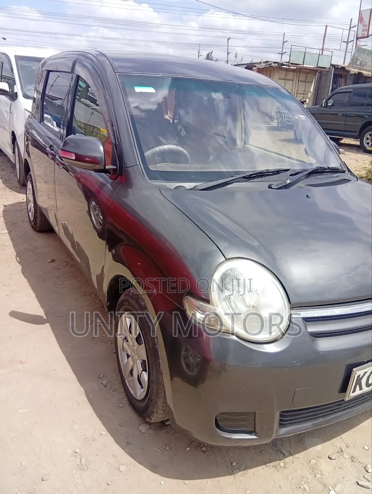 Toyota Sienta 2011 Gray