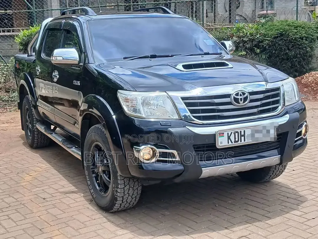 Toyota Hilux 3.0 D-4D 4x4 2015 Black