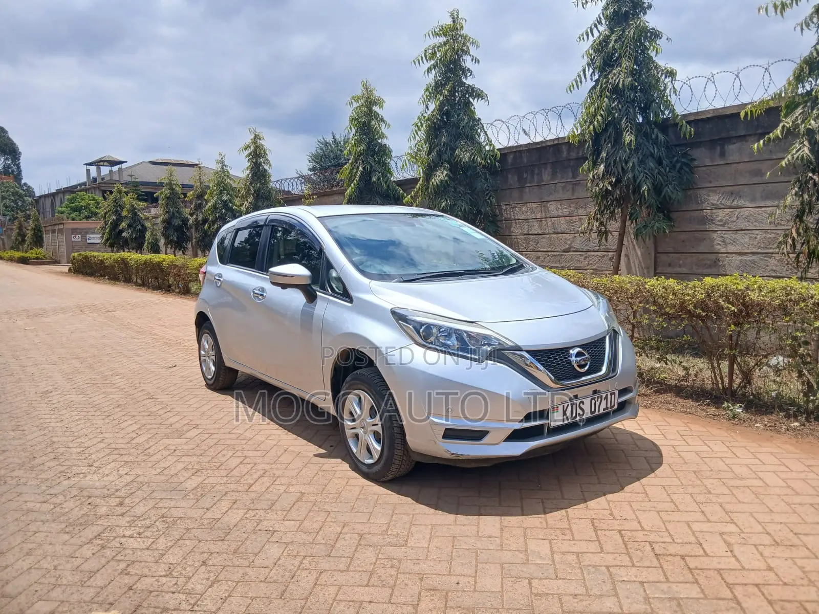 Nissan Note 2017 Silver