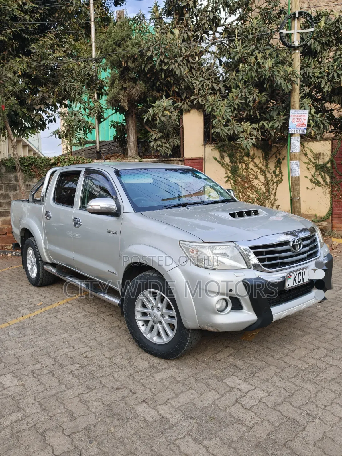 Toyota Hilux 3.0 D-4D 4x4 2013 Silver