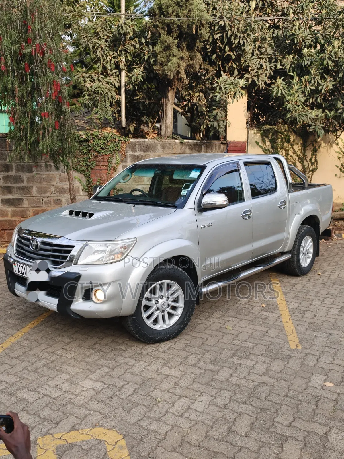 Toyota Hilux 3.0 D-4D 4x4 2013 Silver