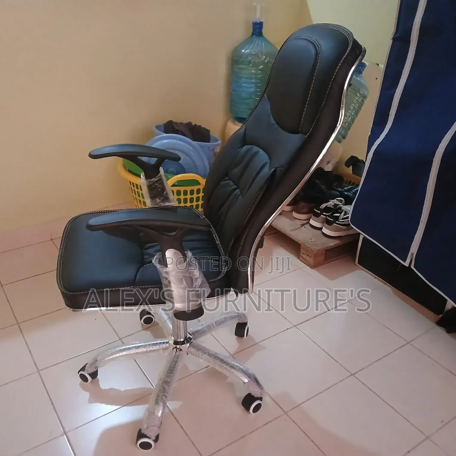 Luxury MODERN Leather Office Chairs
