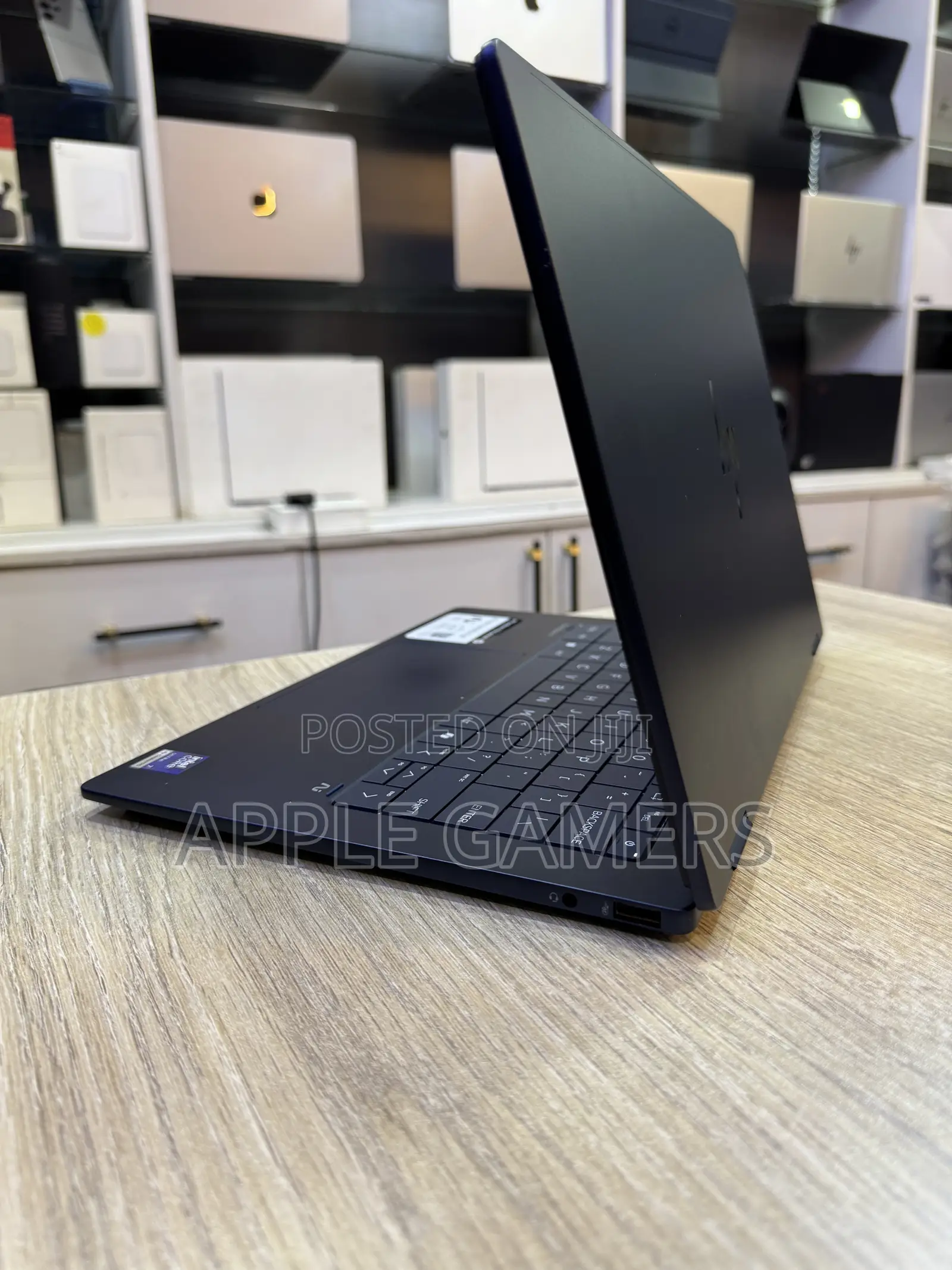 Laptop HP OmniBook X Flip 14" 4GB Intel Core Ultra 7 SSD 1T