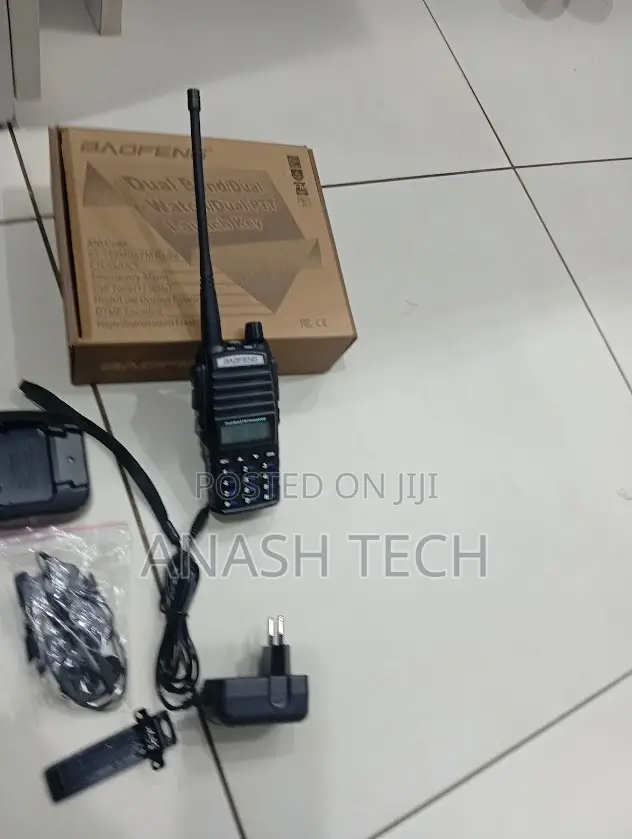 Baofeng Uv-82 One Piece Dual-Band Transceiver With Dual