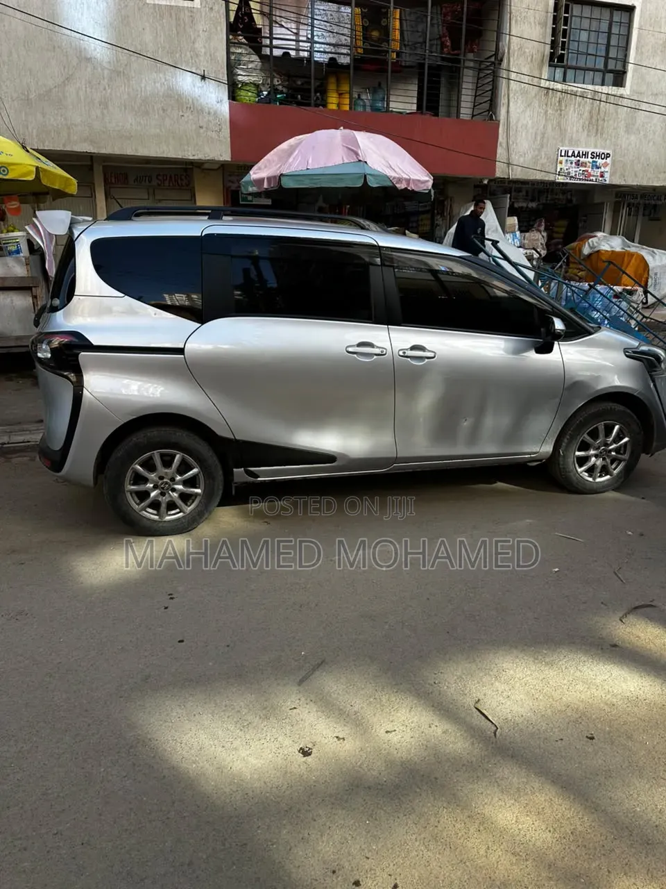 Toyota Sienta 2017 Silver