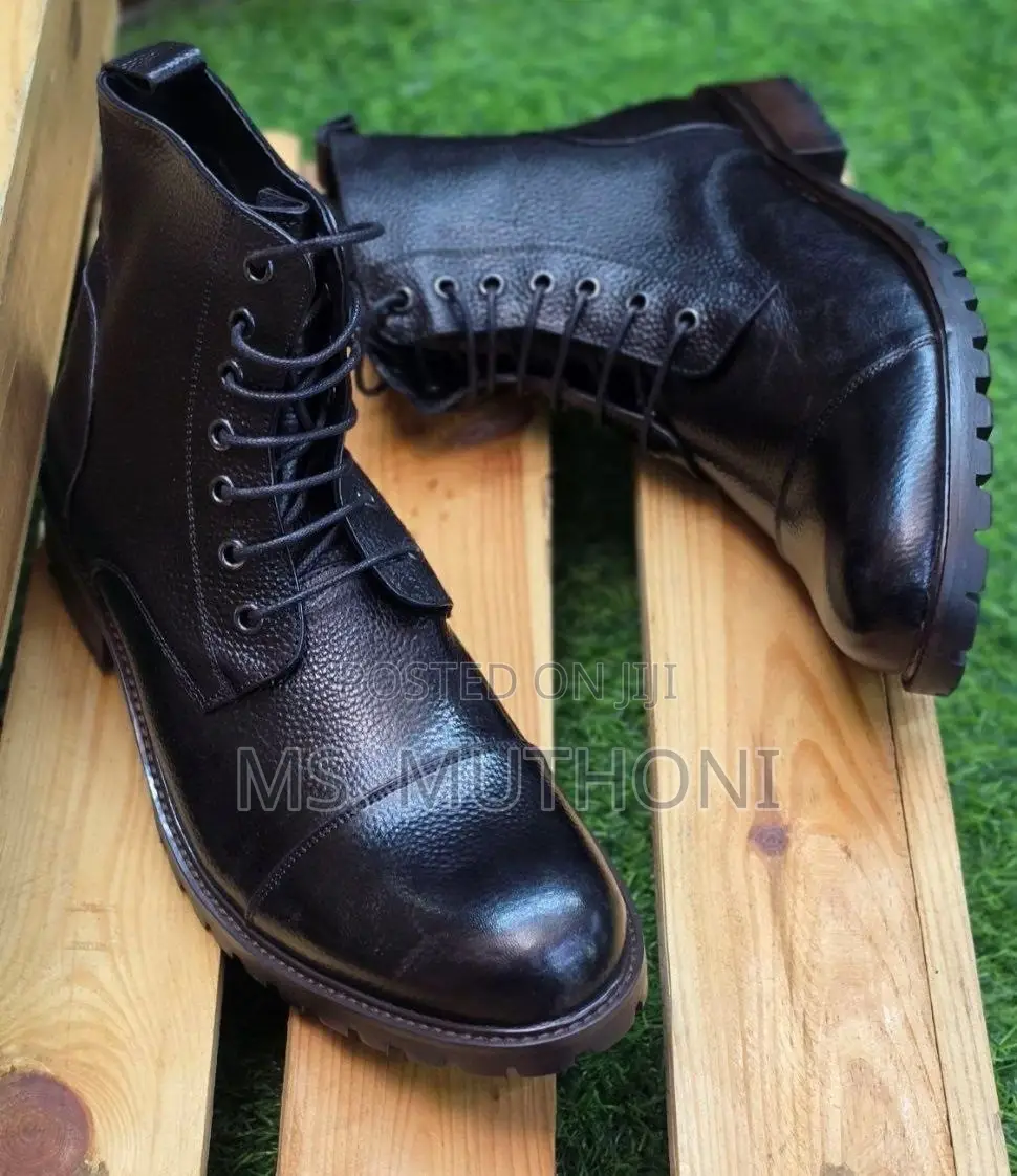Classic Men's Textured Genuine Leather Lace-Up Ankle Boots