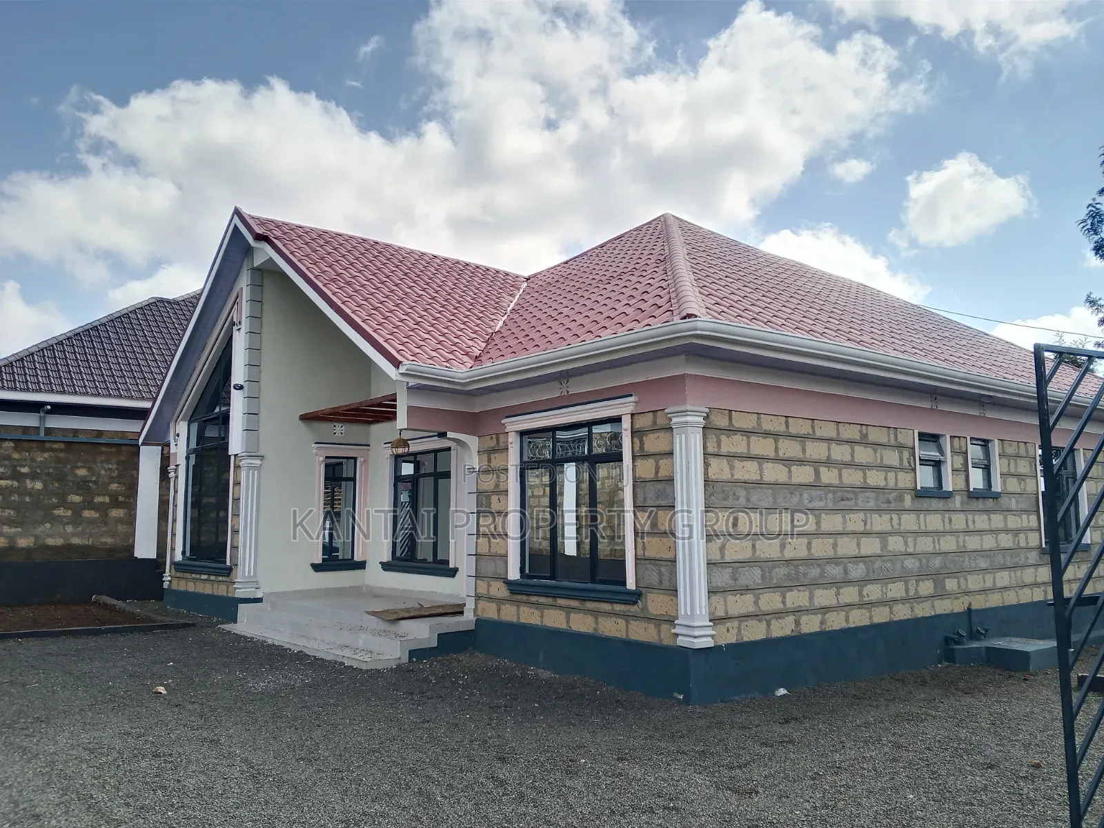 2bdrm Bungalow in Roimen, Matasia for sale