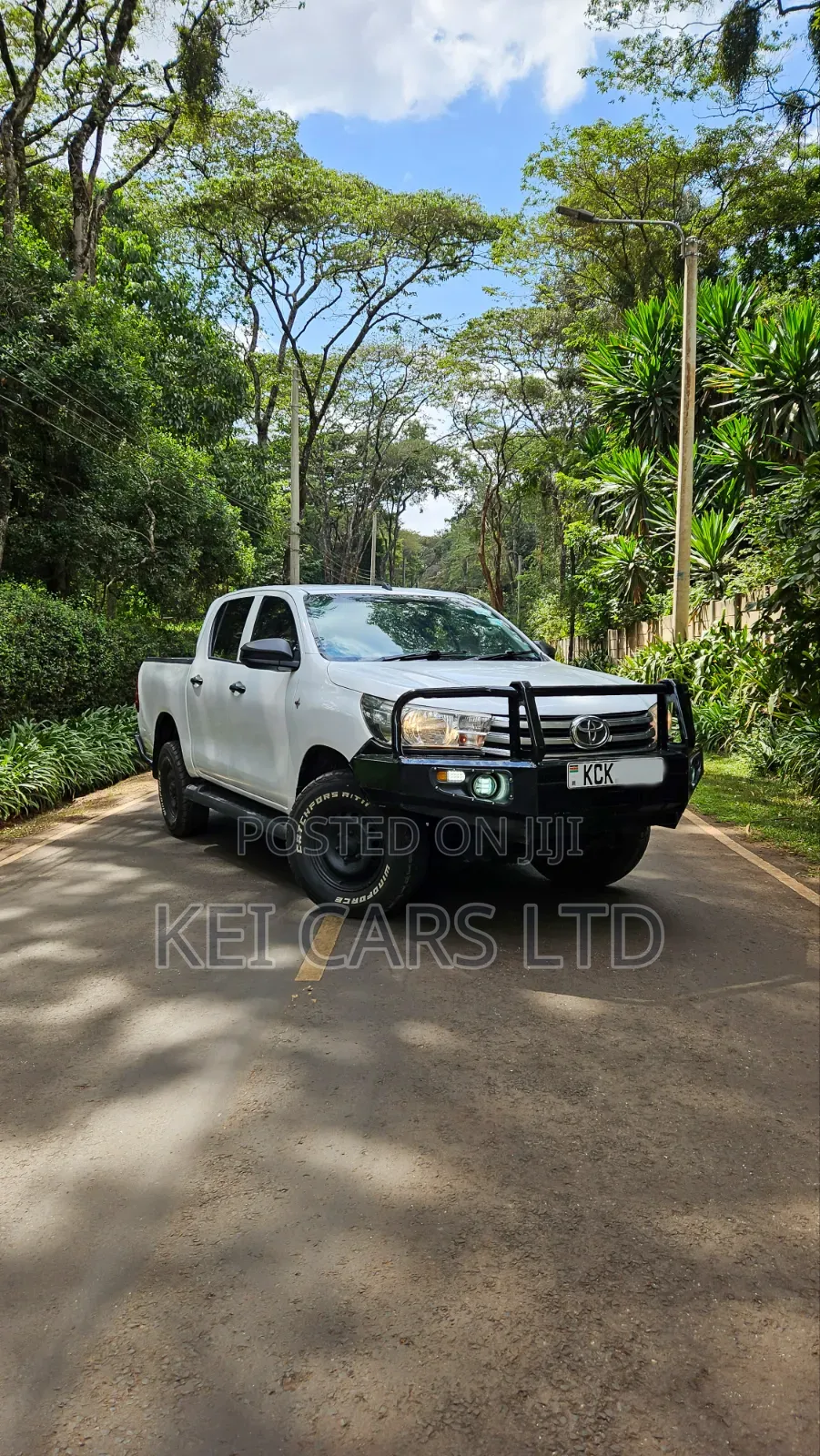 Toyota Hilux Revo Double Cab Deisel 2.4 AWD 2016 White
