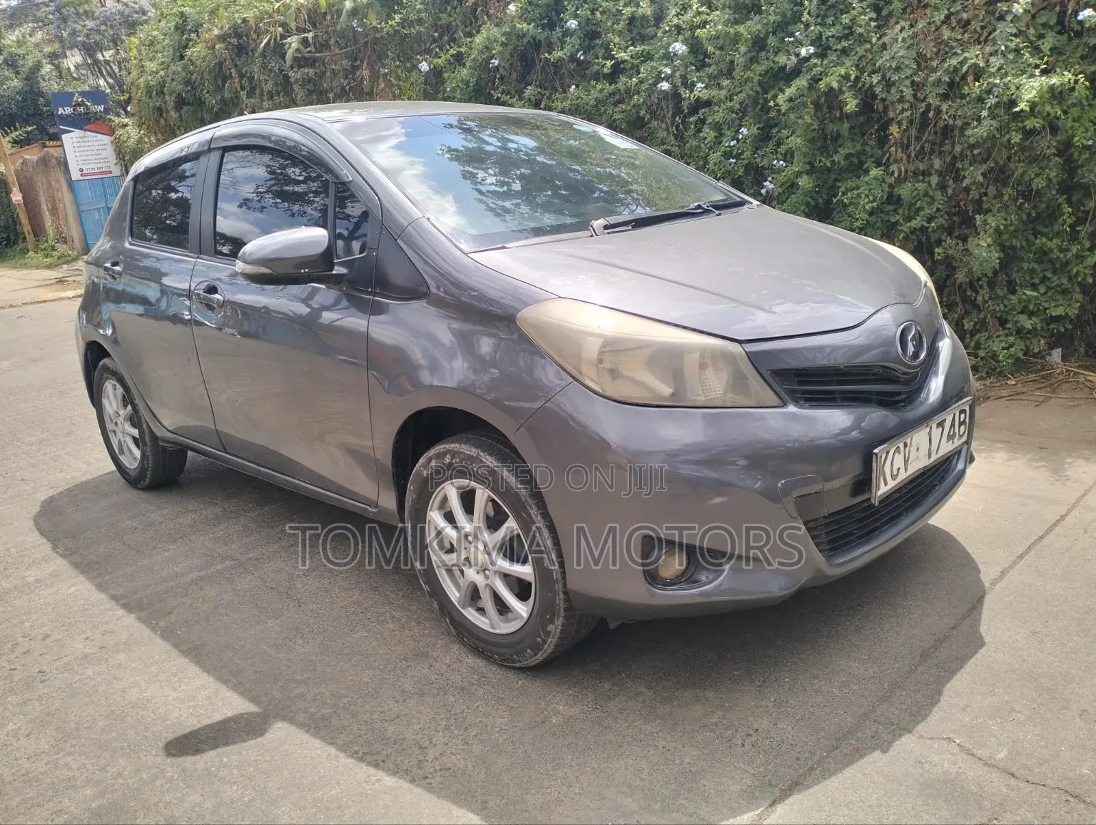 Toyota Vitz 2012 Gray