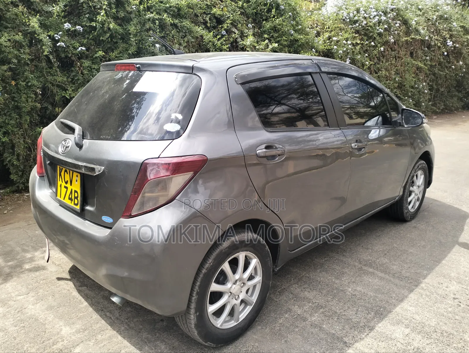 Toyota Vitz 2012 Gray