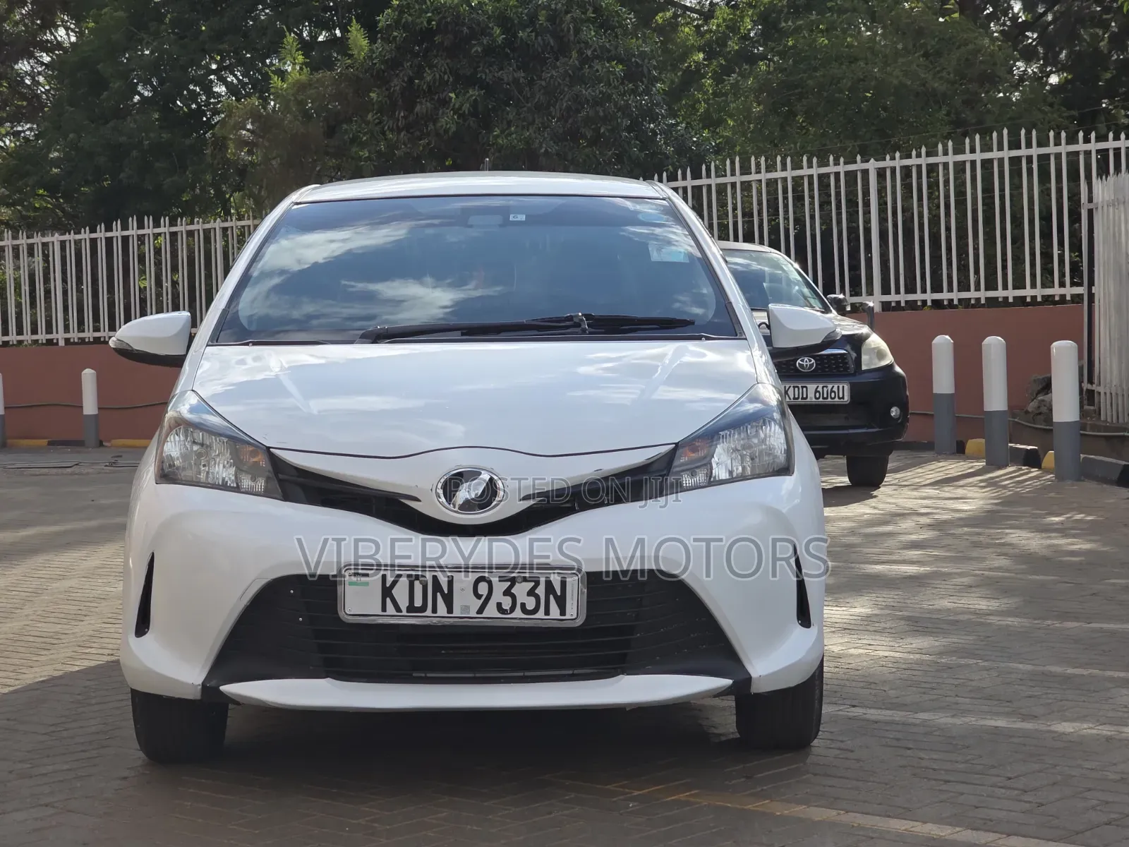 Toyota Vitz 2016 White