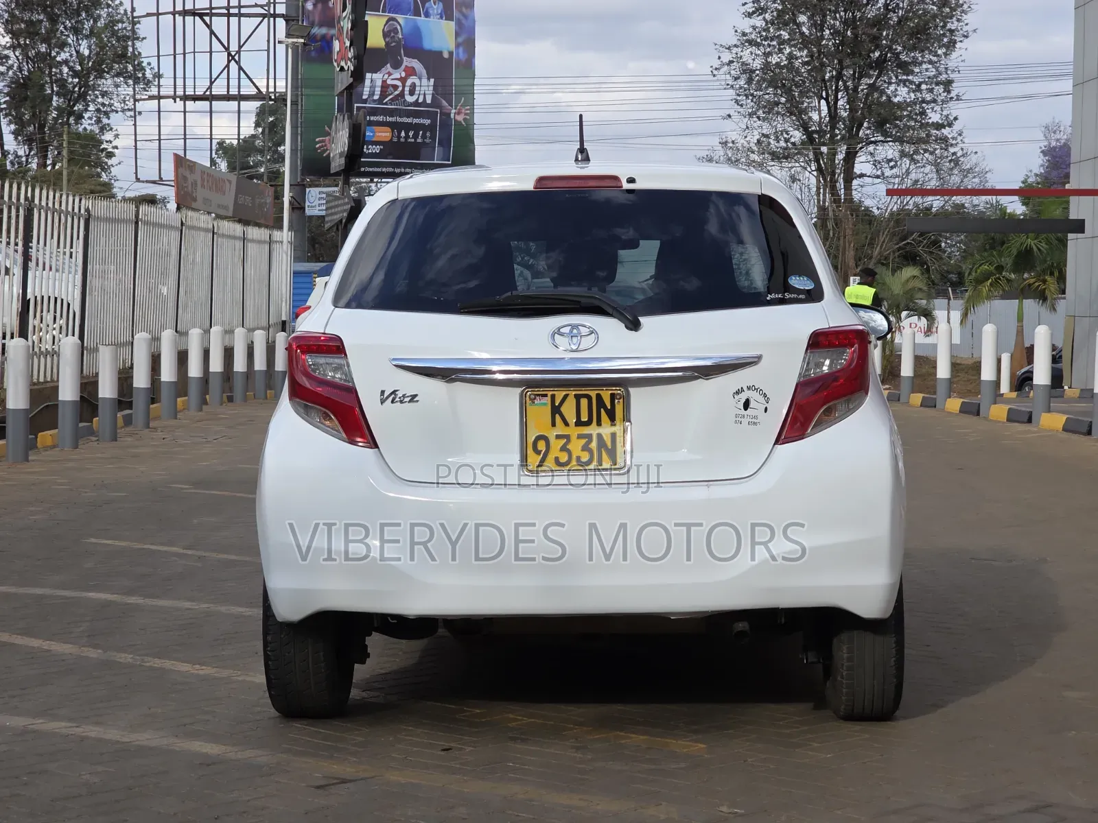 Toyota Vitz 2016 White