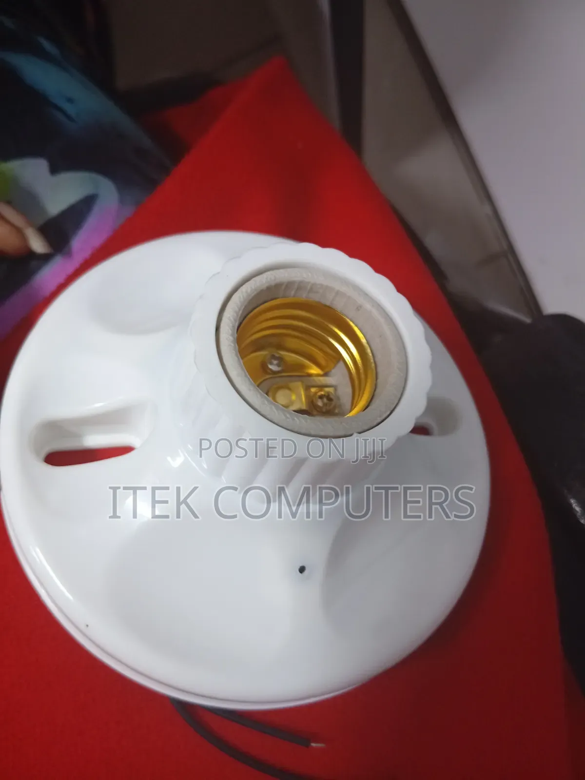 Night Vision Bulb Holder CCTV Camera for Low Light Monitoring