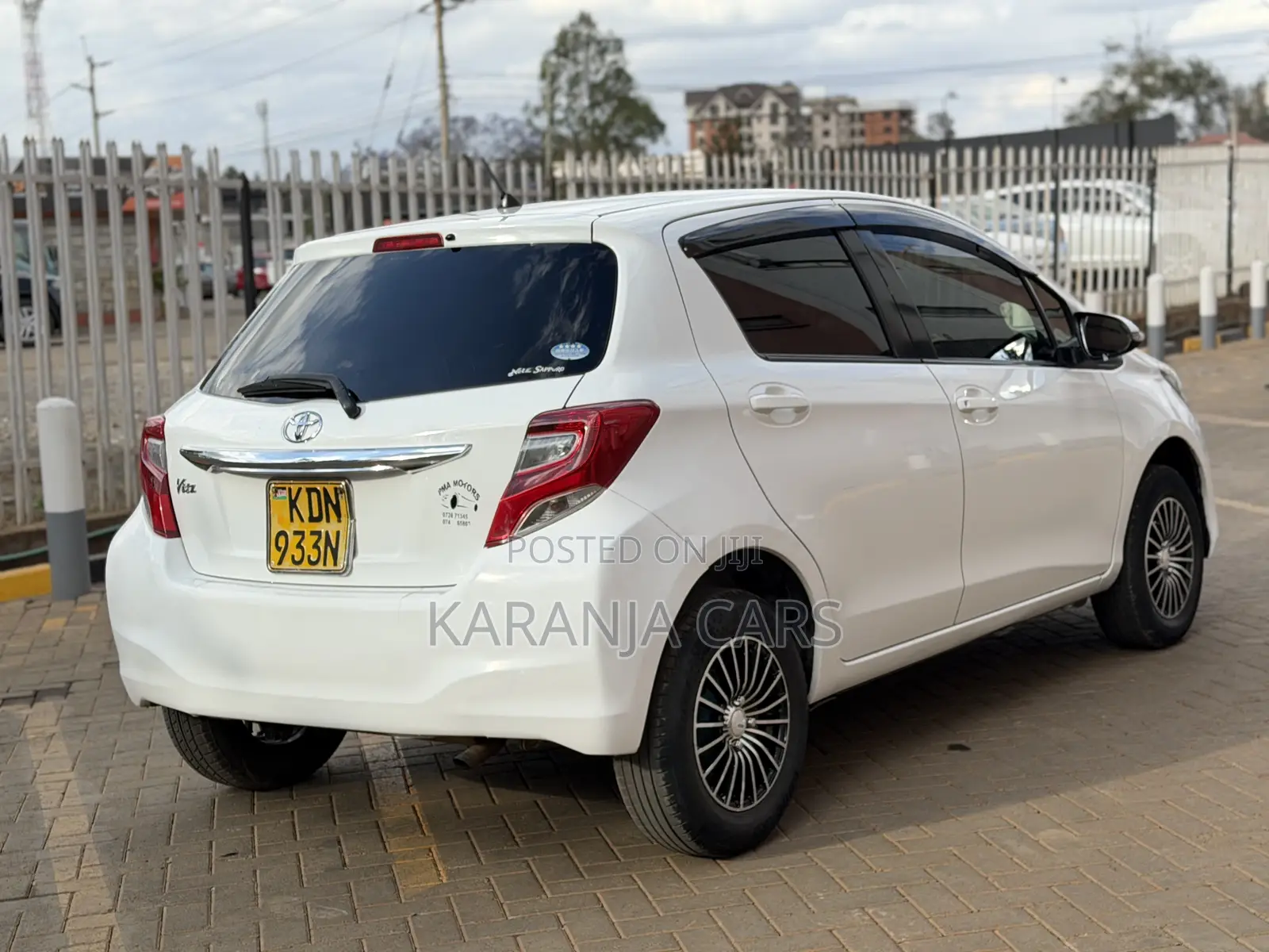 Toyota Vitz 1.3 FWD 5dr 2016 White