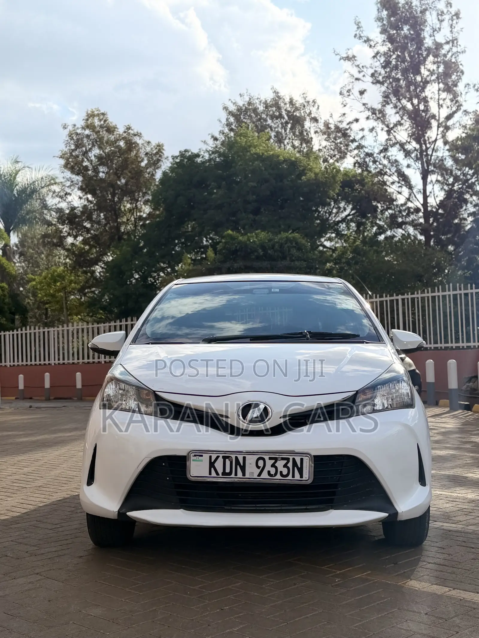 Toyota Vitz 1.3 FWD 5dr 2016 White