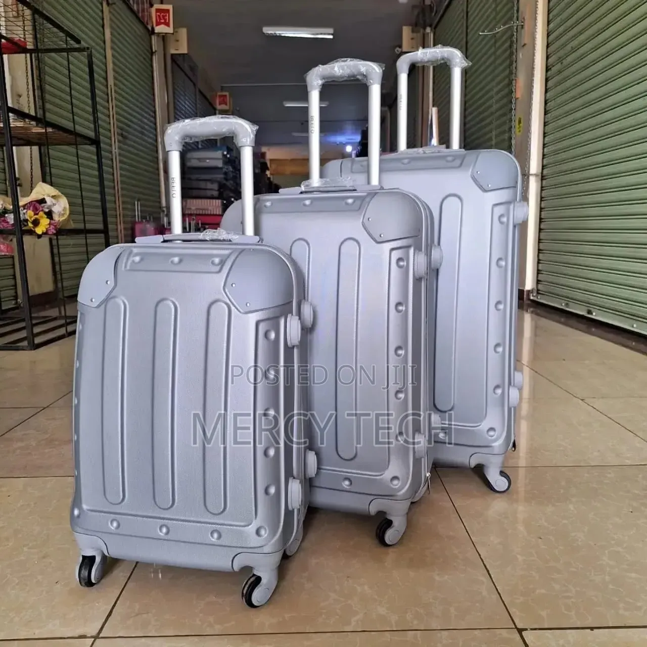 Voyager 3-in-1 Fibre Suitcase Collection
(Size 2)