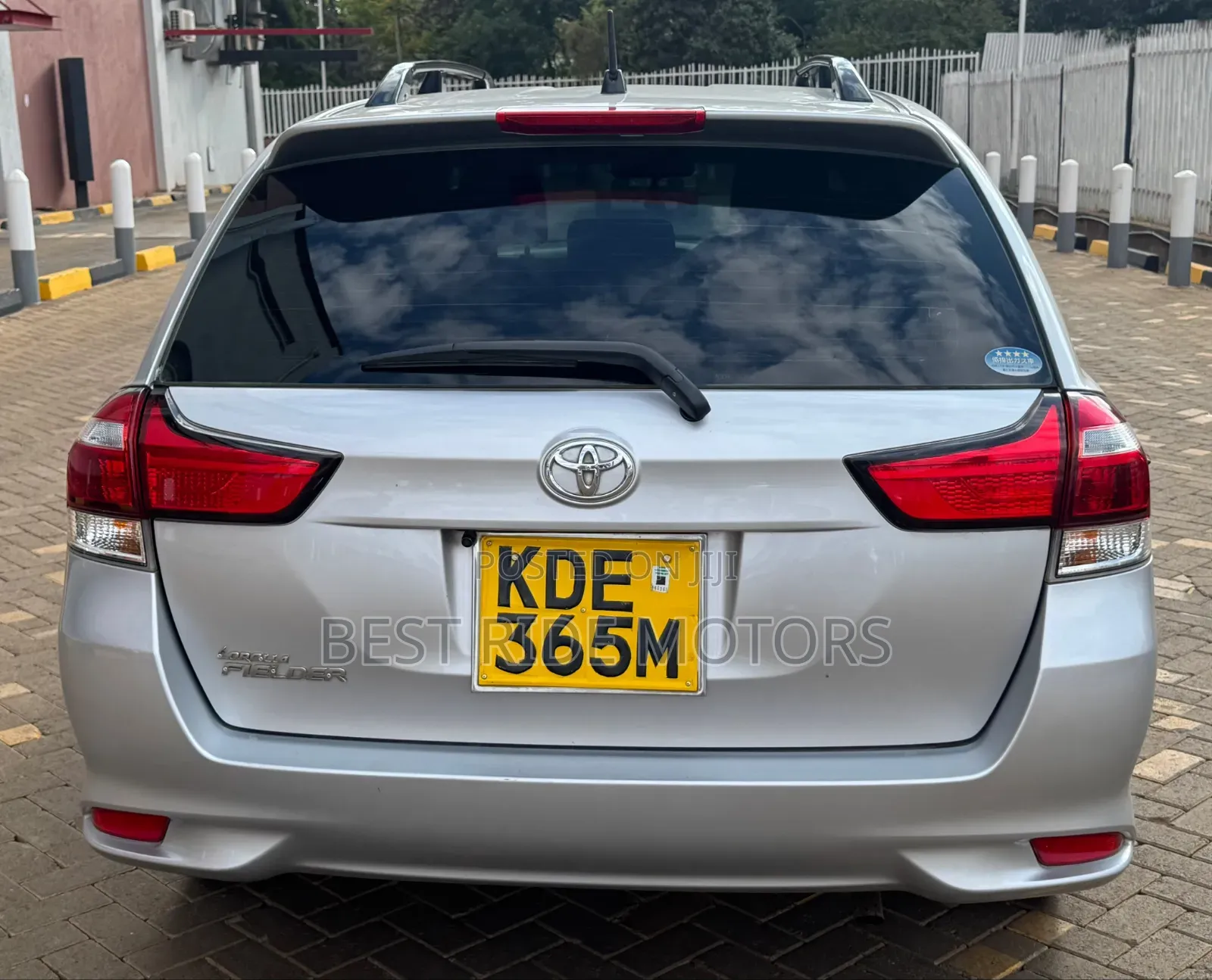 Toyota Corolla Fielder 1.5 Petrol FWD 2015 Silver