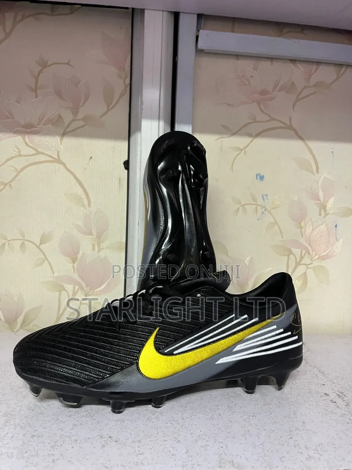 Black Gold Nike Football Boots/Cleats 40-45