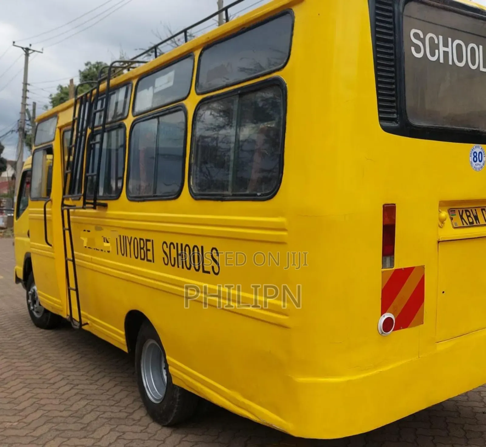 Mitsubishi Fuso Canter 2012 Yellow