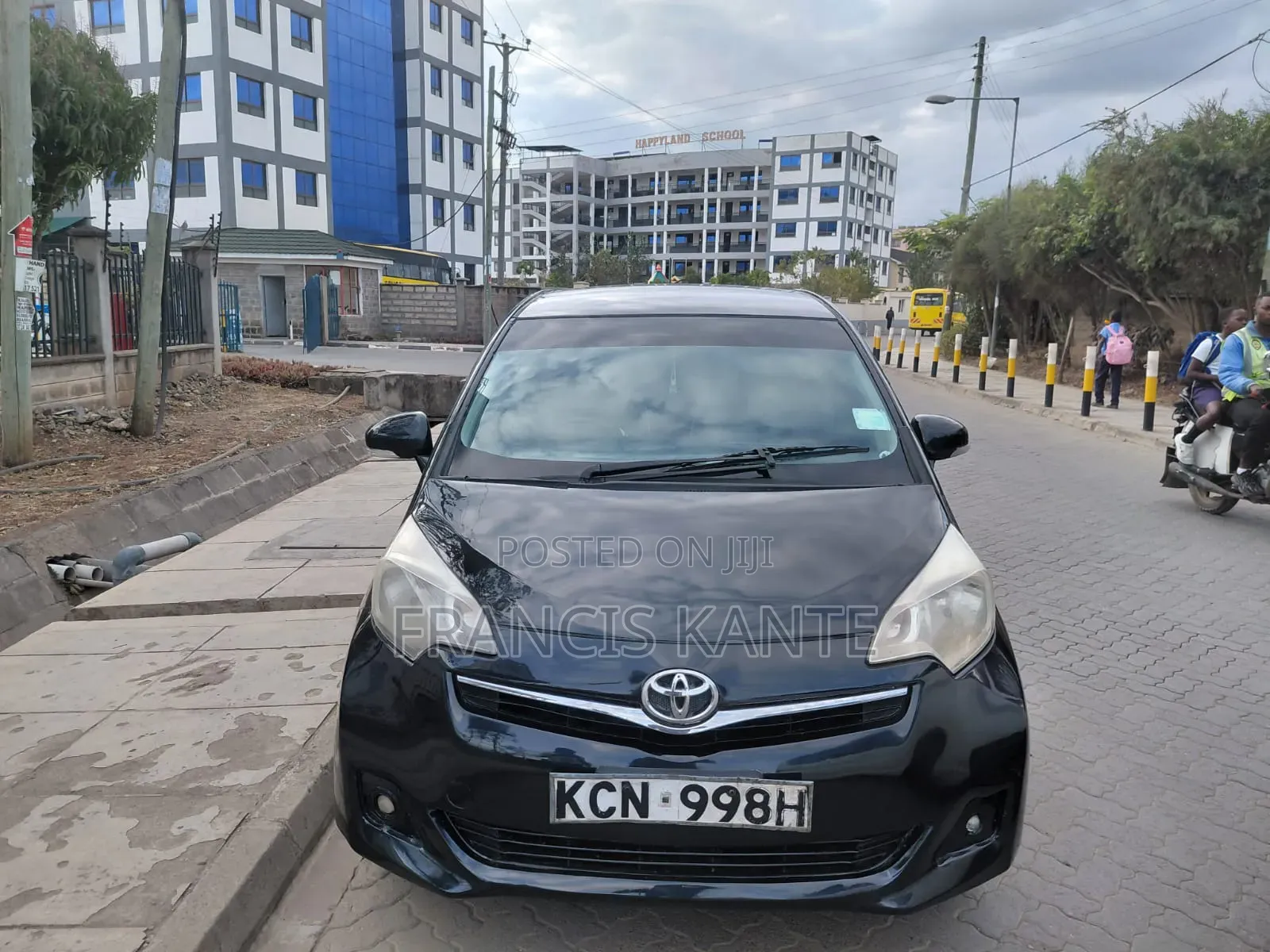 Toyota Ractis 2011 Black