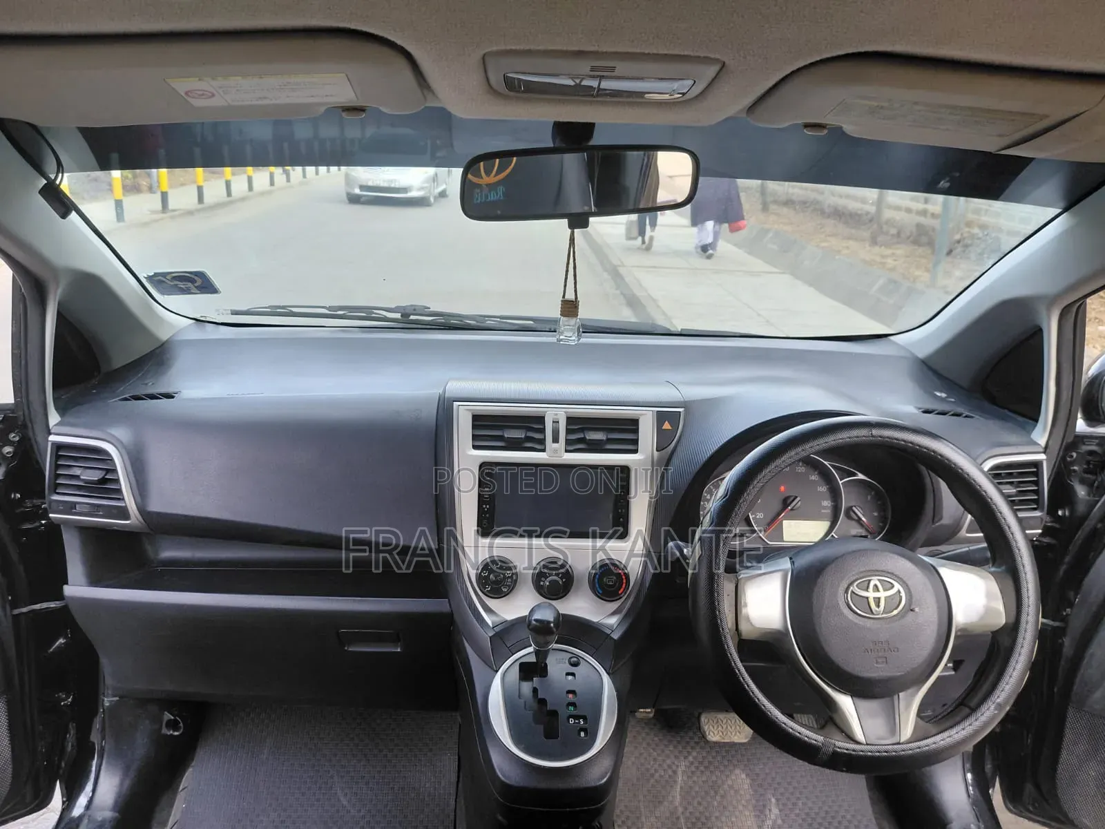 Toyota Ractis 2011 Black