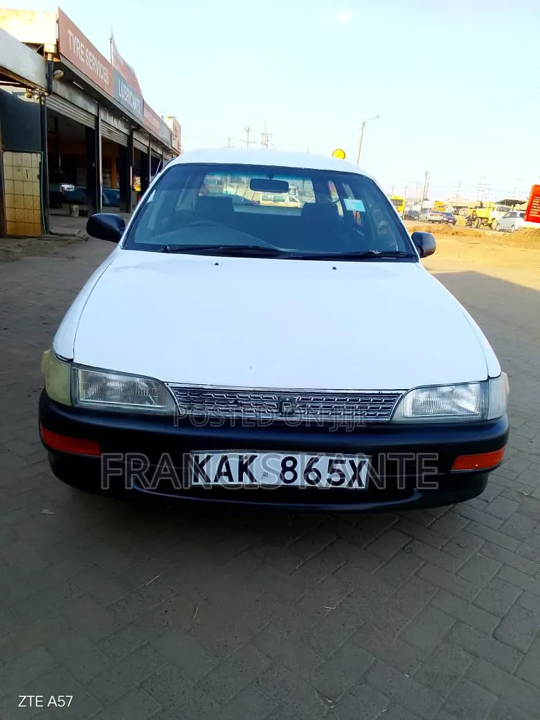 Toyota Corolla 2002 White