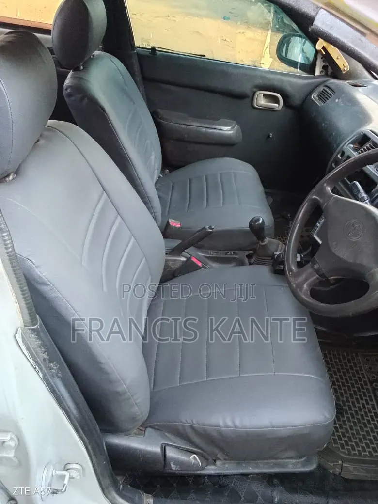 Toyota Corolla 2002 White