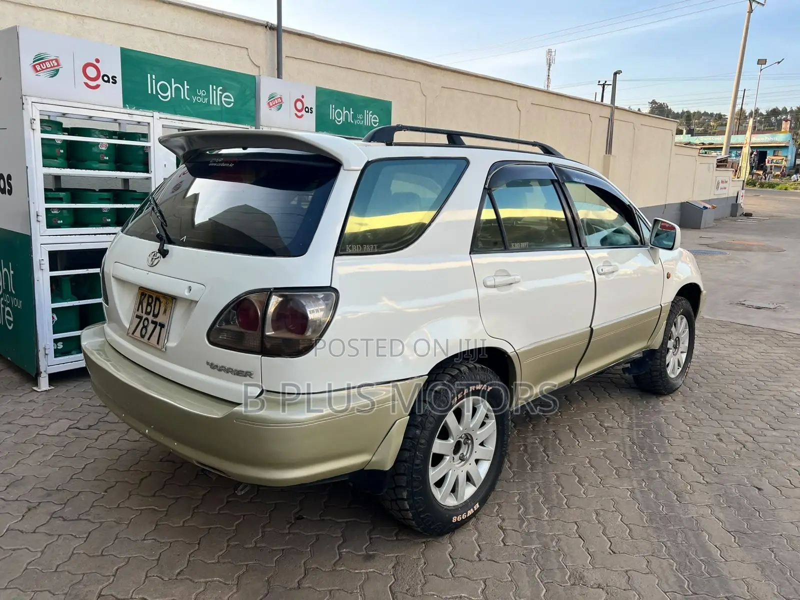 Toyota Harrier 2005 White