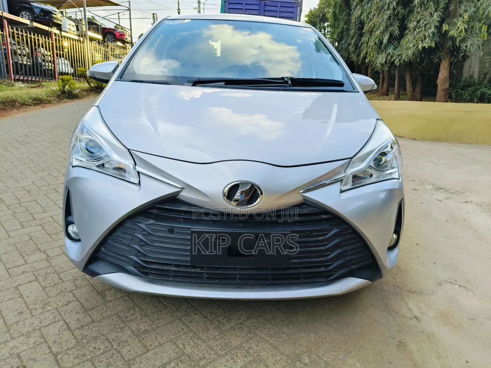 Toyota Vitz 1.3 FWD 5dr 2019 Silver