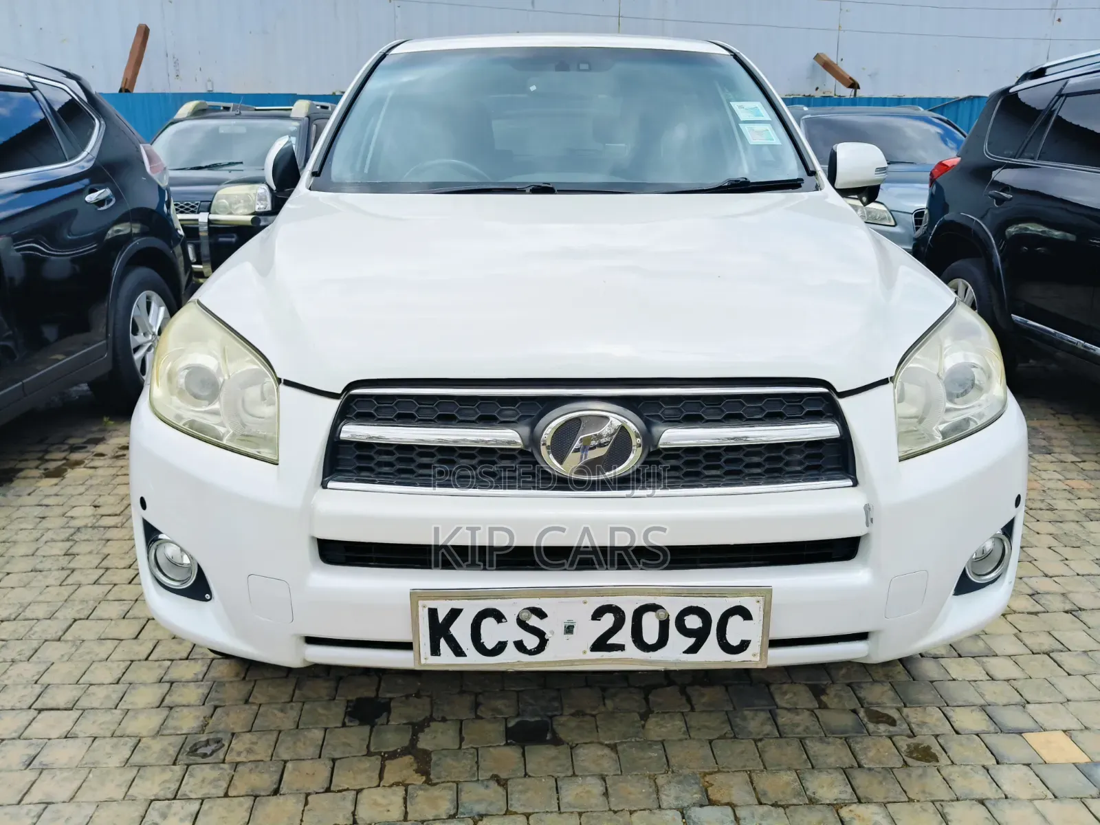 Toyota RAV4 2.5 2011 White