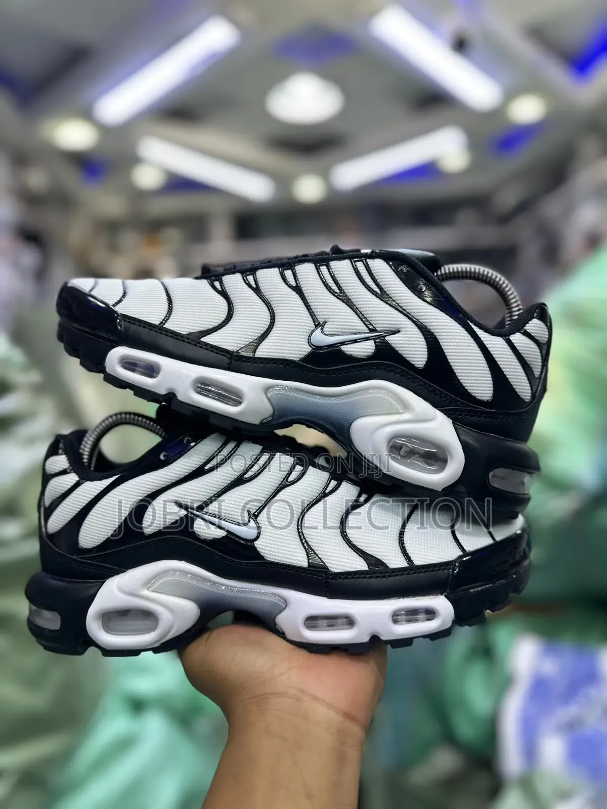 Nike Air Max TN “ Hypebae OreO”
Sneakers