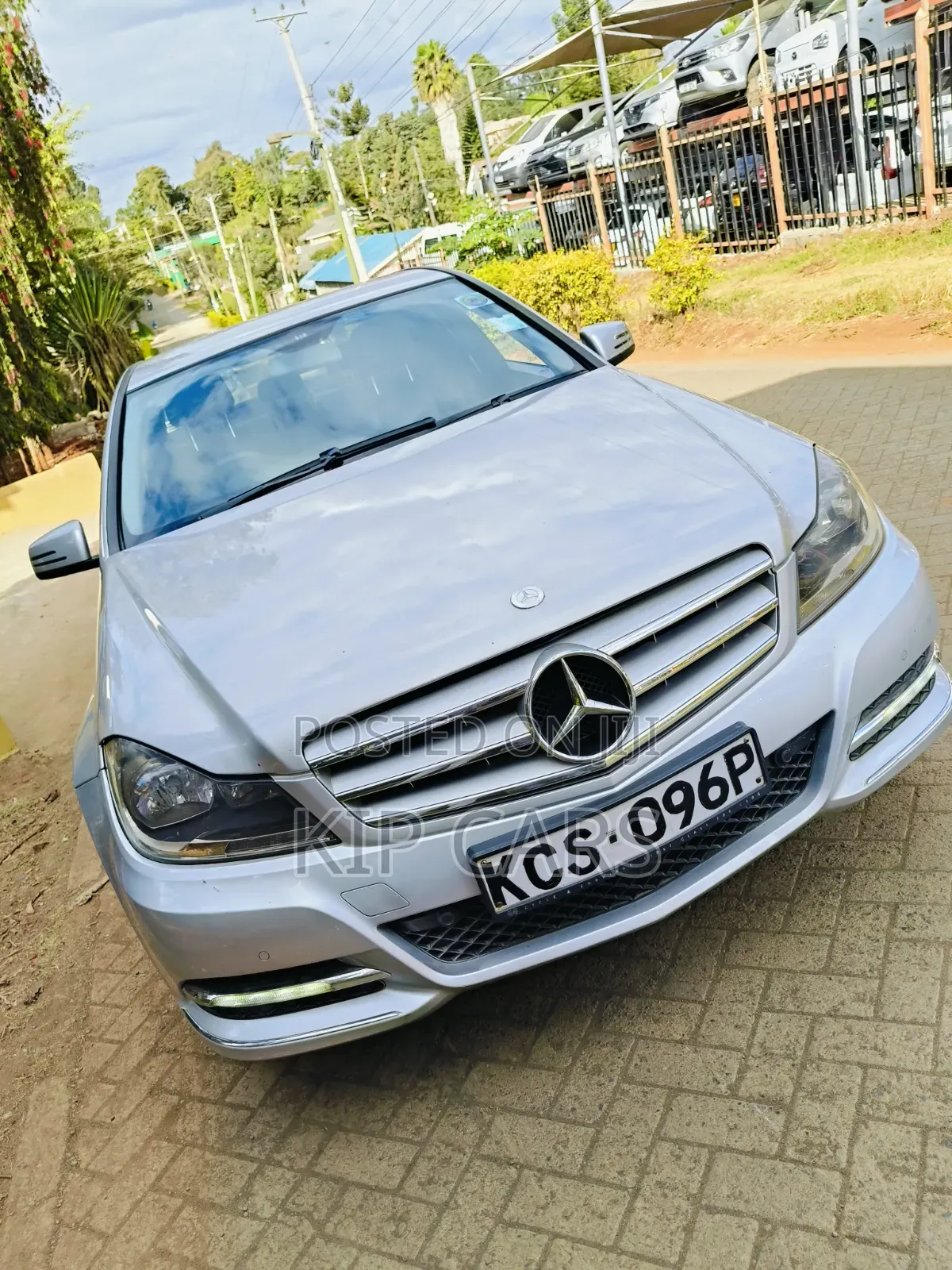 Mercedes-Benz C200 2011 Silver