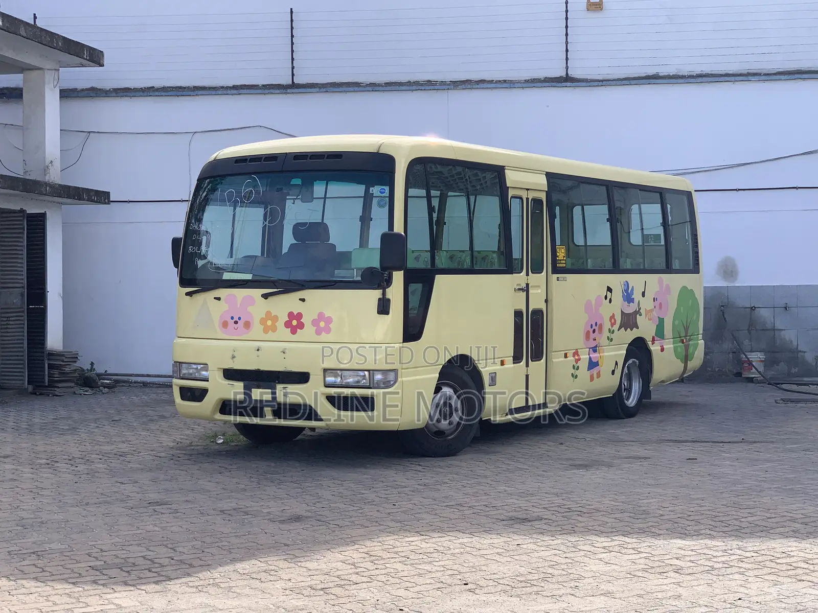 Isuzu NMR 2019 Yellow