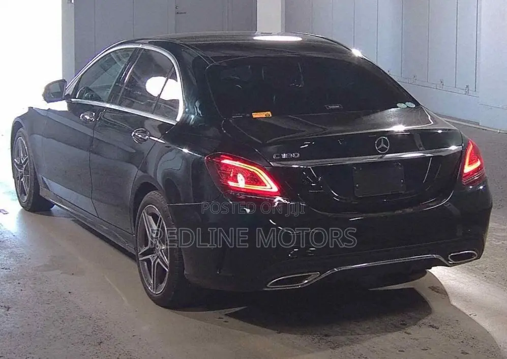 Mercedes-Benz C180 2019 Green