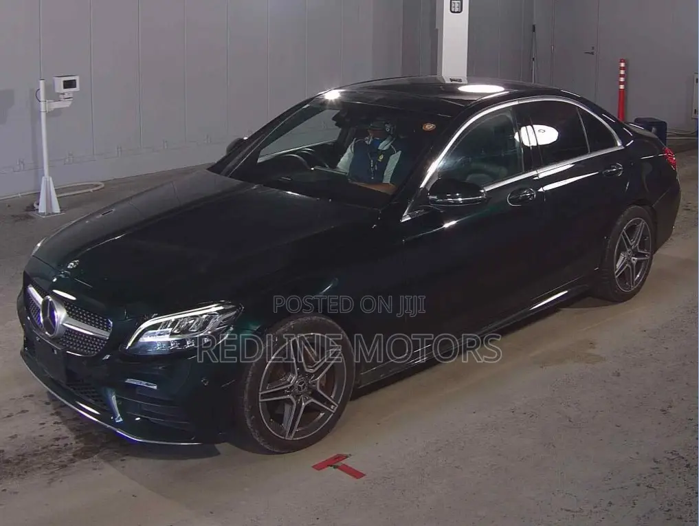 Mercedes-Benz C180 2019 Green