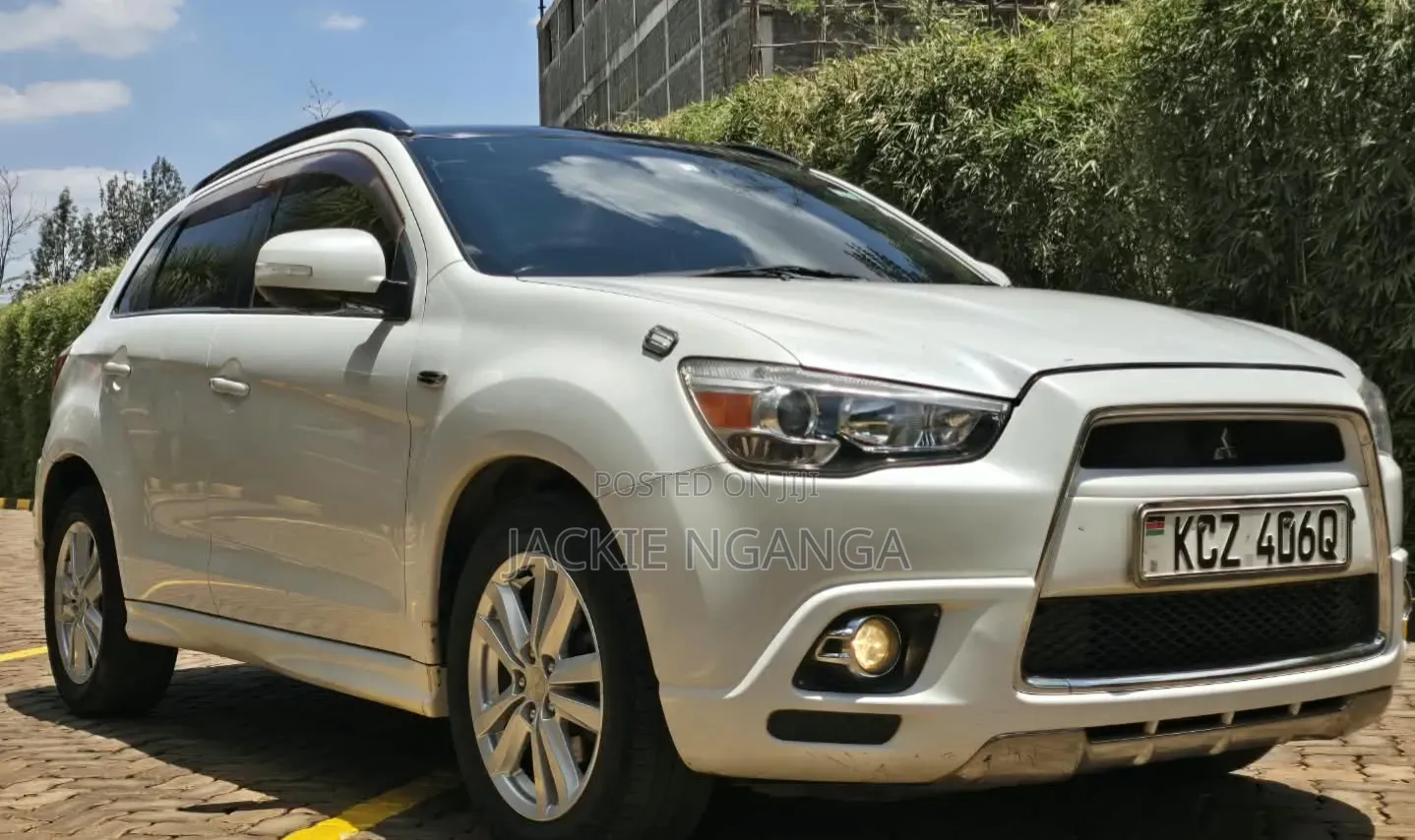Mitsubishi RVR 2013 White