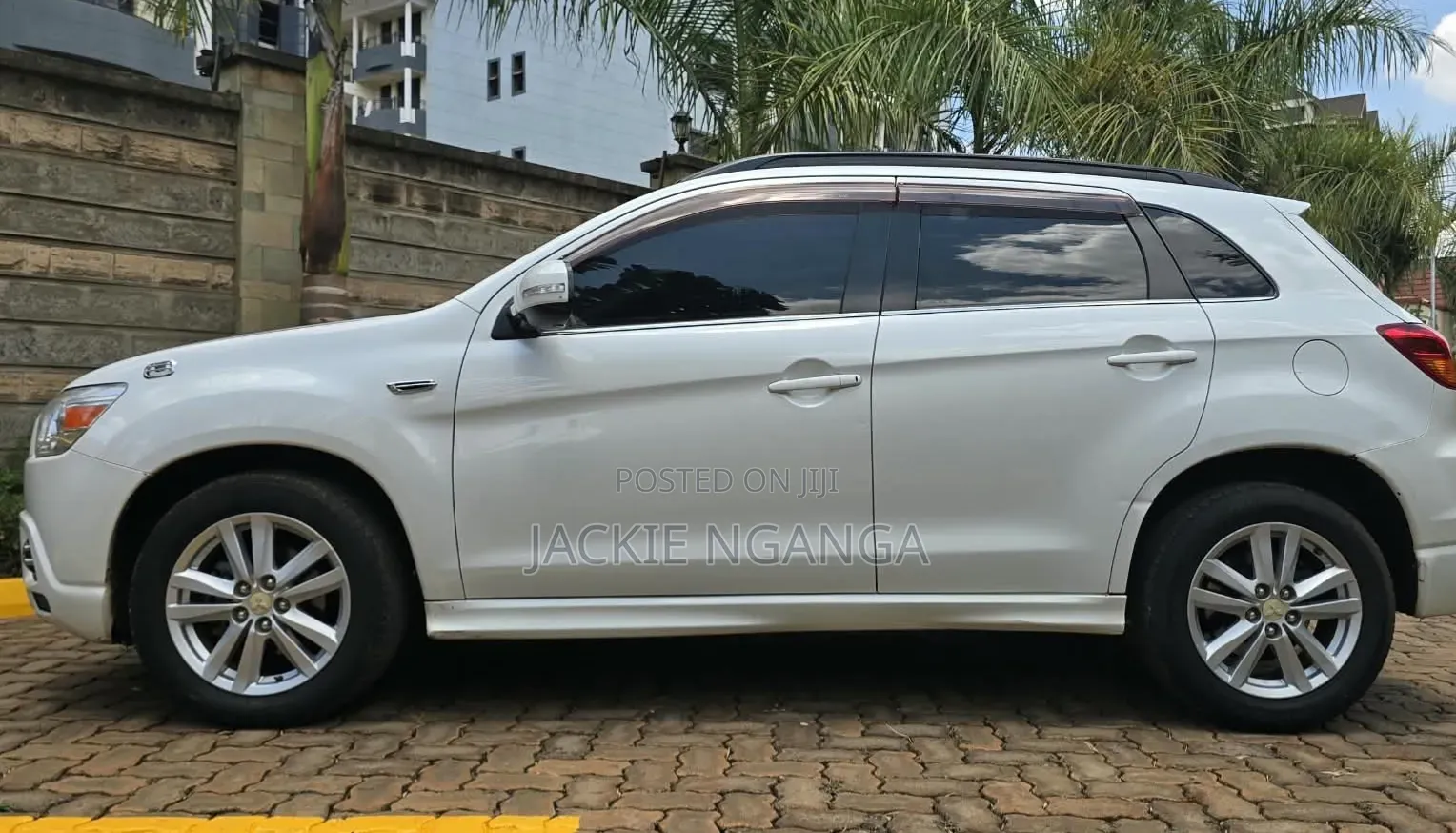 Mitsubishi RVR 2013 White