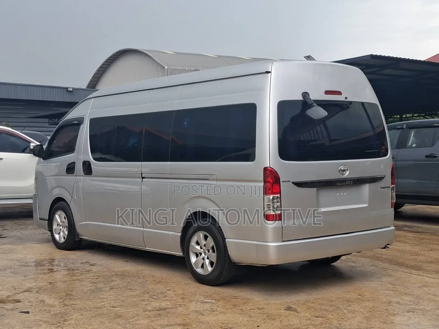 Toyota HiAce 2021 Silver