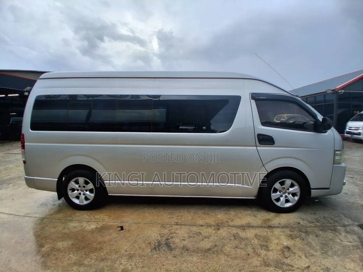 Toyota HiAce 2021 Silver