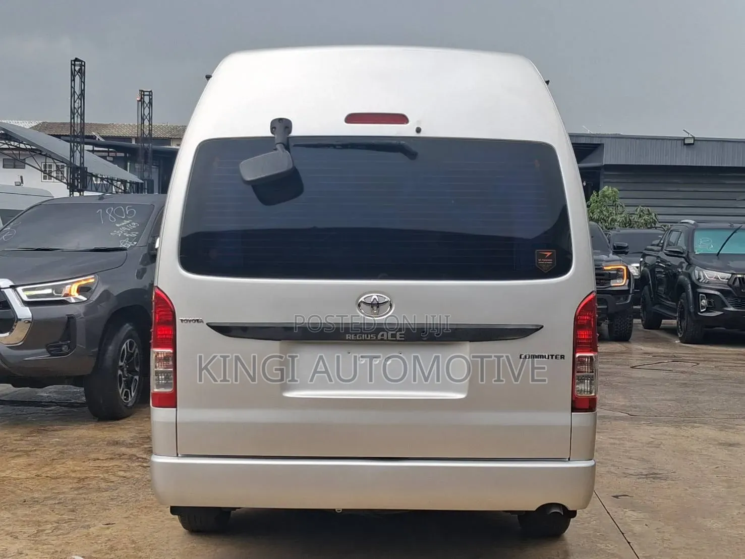Toyota HiAce 2021 Silver