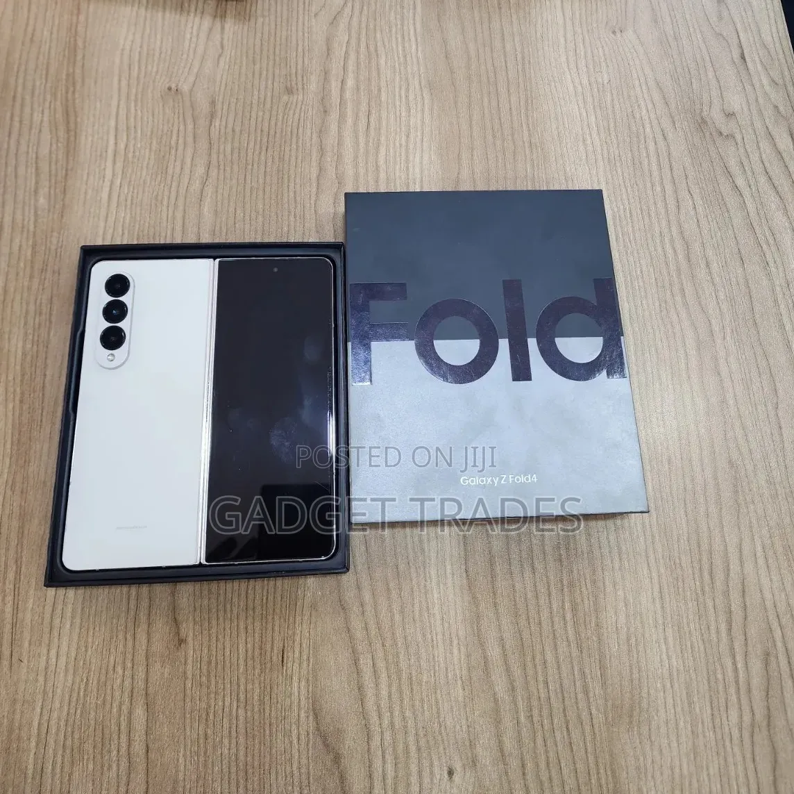 Samsung Galaxy Z Fold4 1 TB Gold